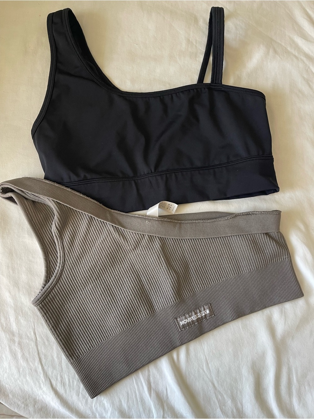 Women’s exercise tops